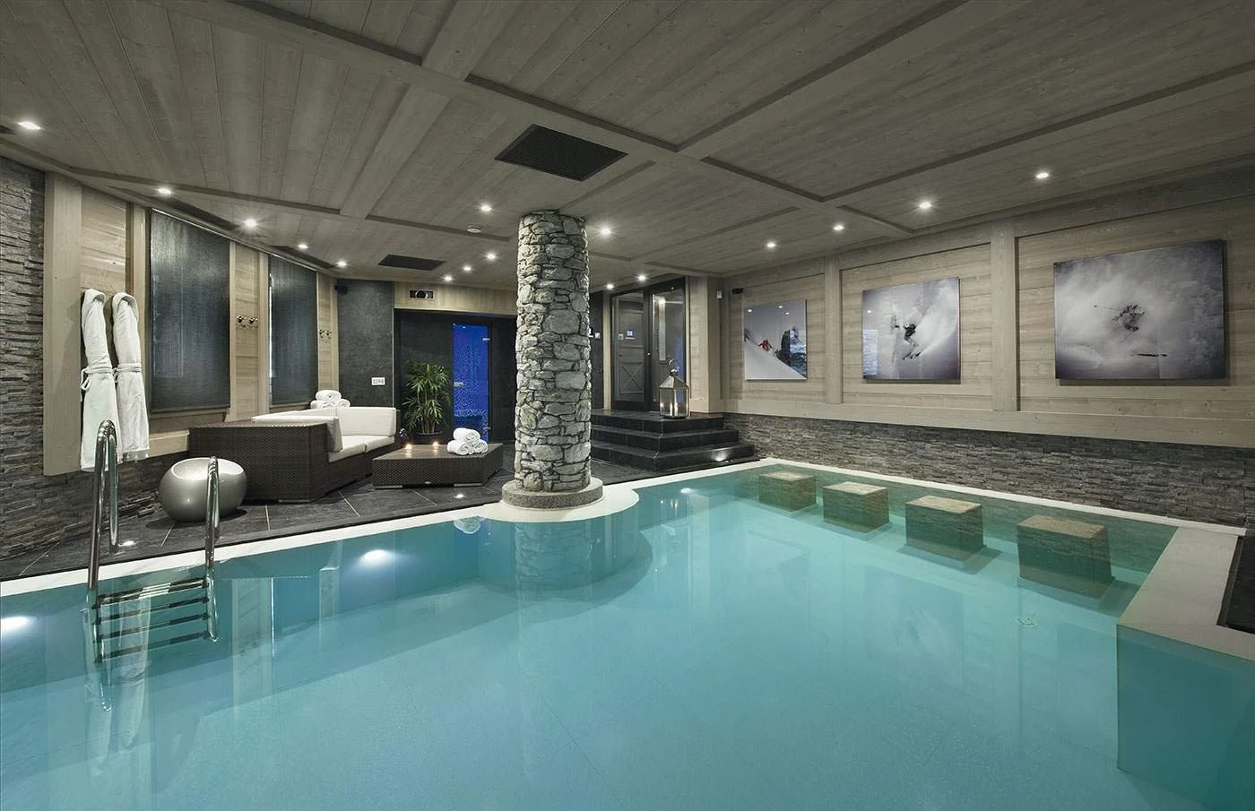 Chalet Black Pearl