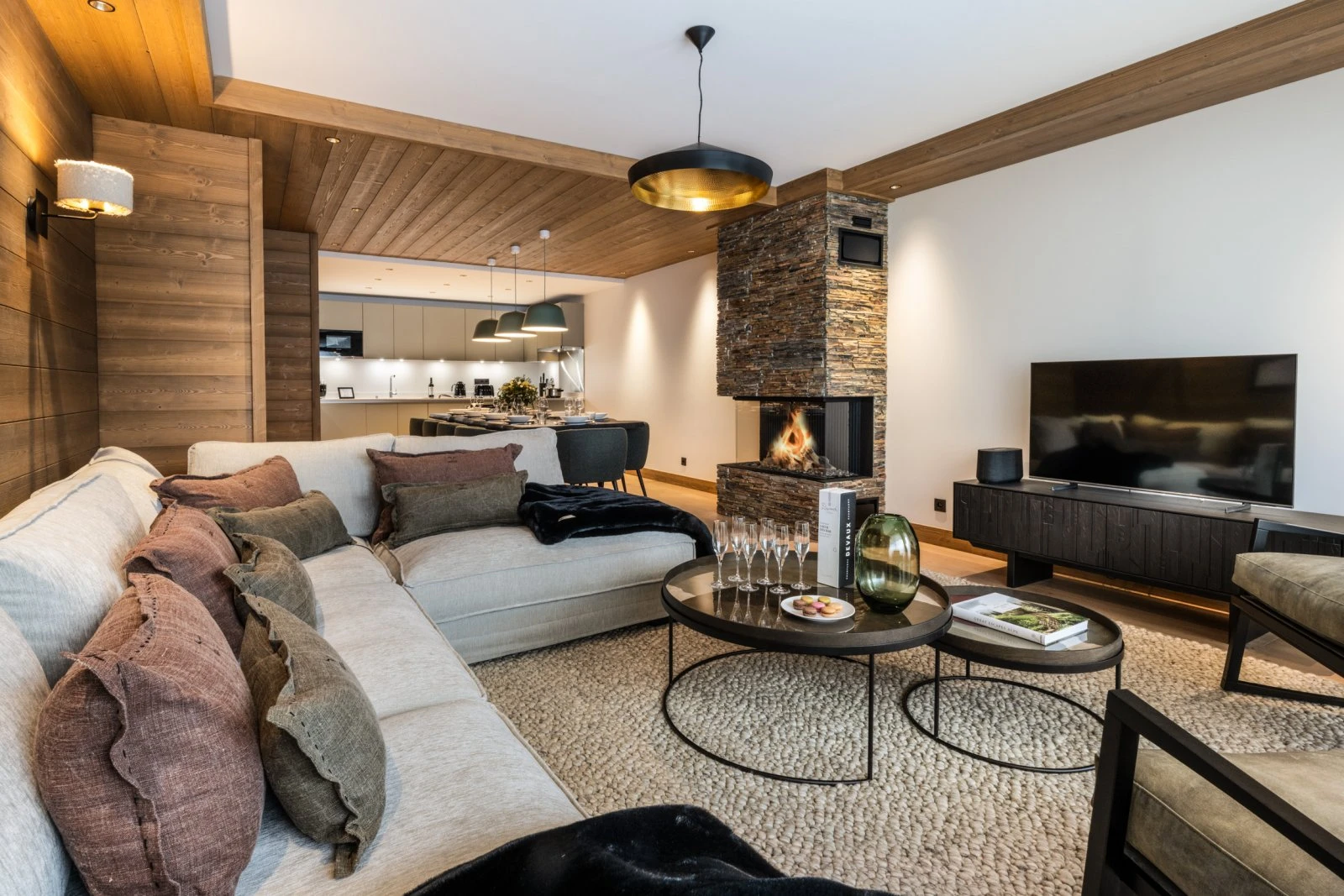 Apartment Falcon Lodge B01