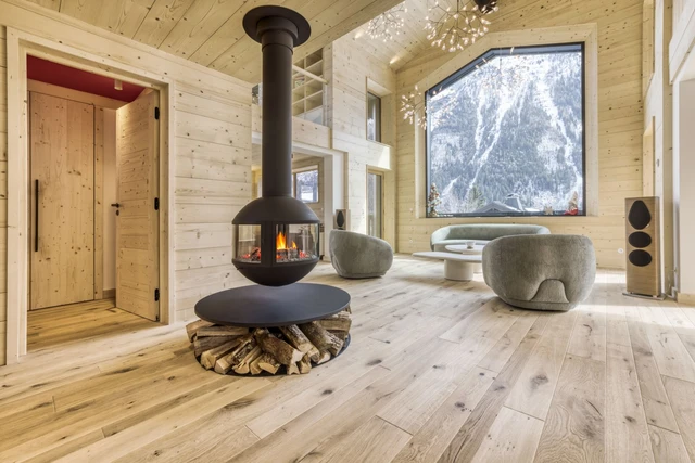 Chalet Black Bear
