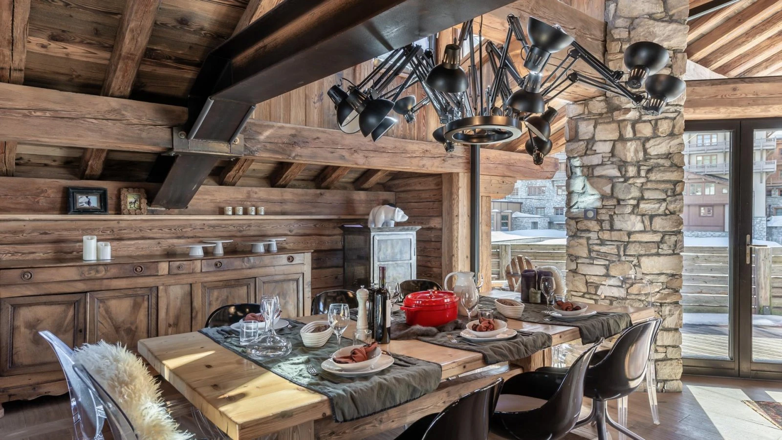 Chalet Face