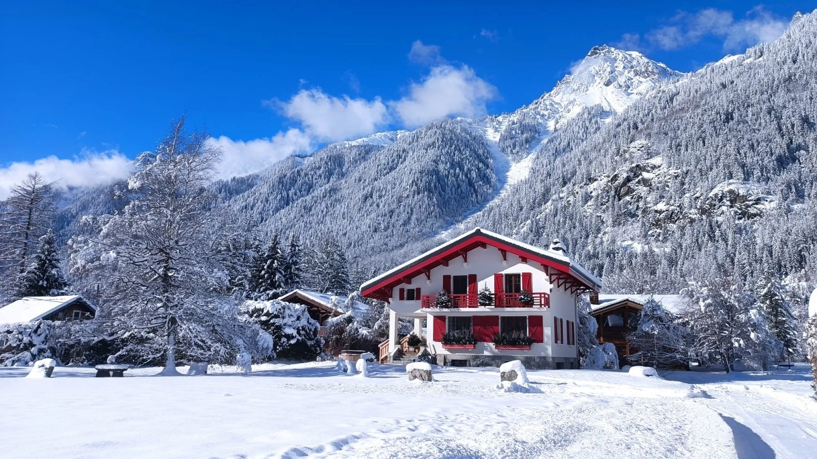 Chalet Les Volets Rouges