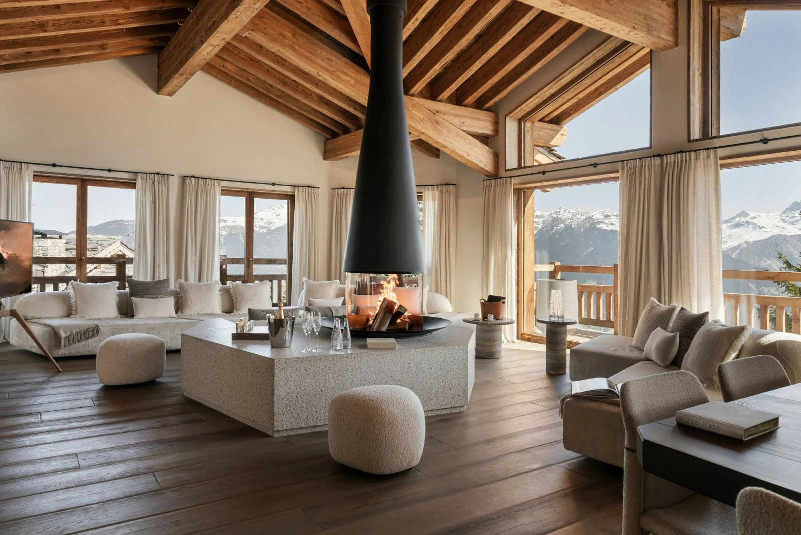 Chalet Moon 1850